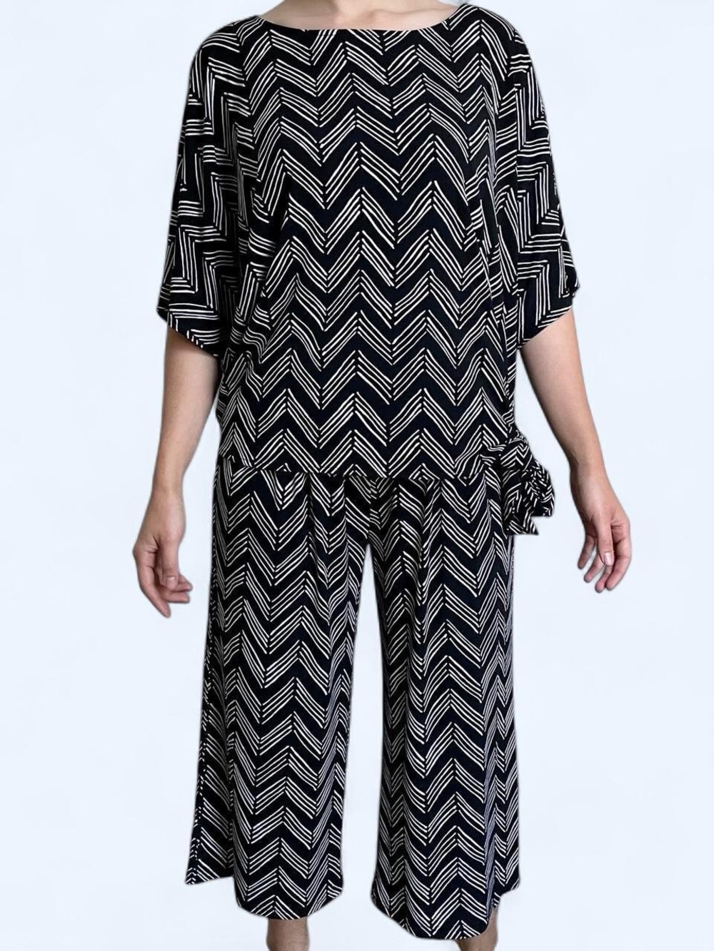 Black & White Chevron matching pants and shirt set